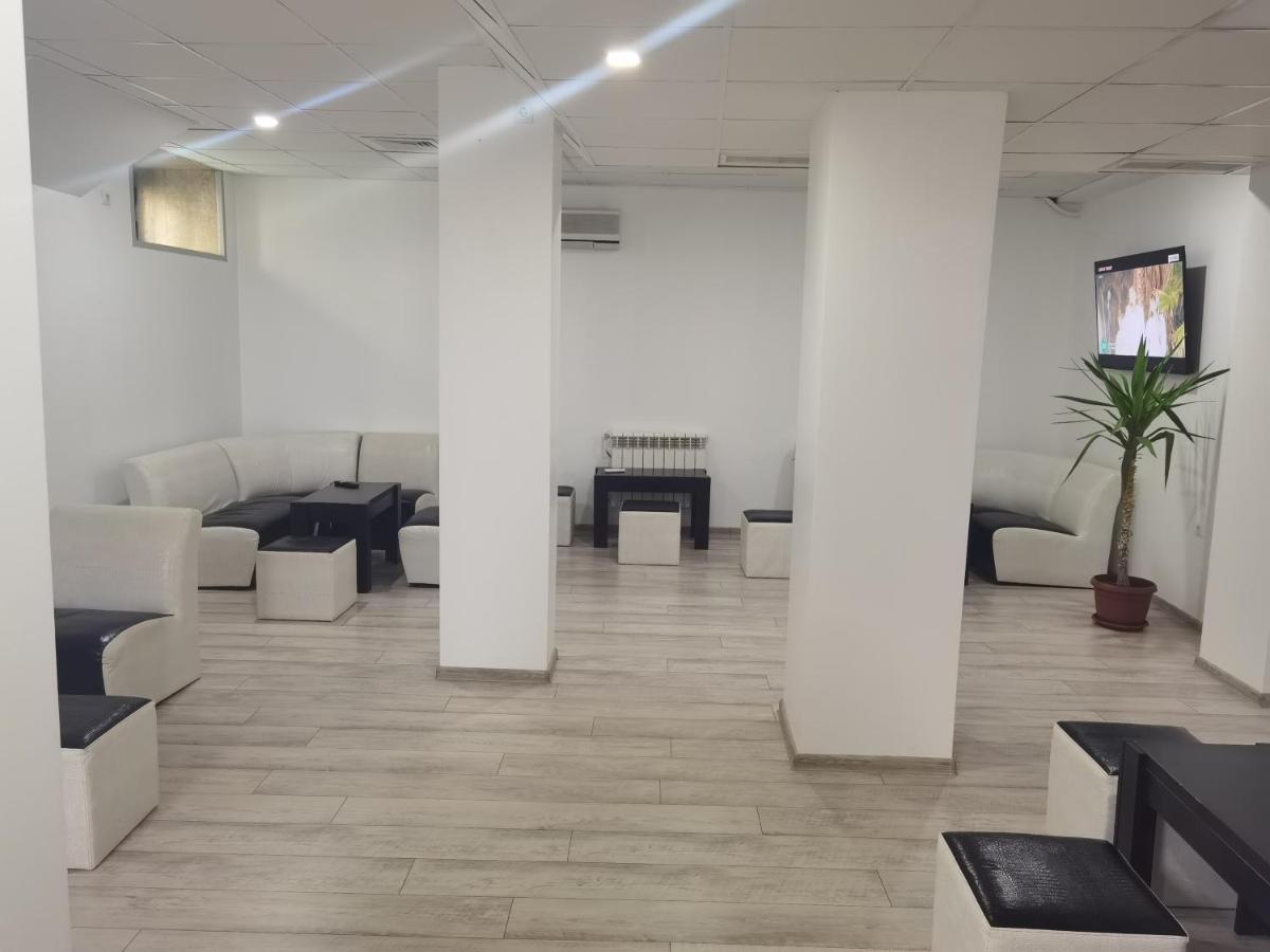 Hotel Oazis Haszkovo Kültér fotó